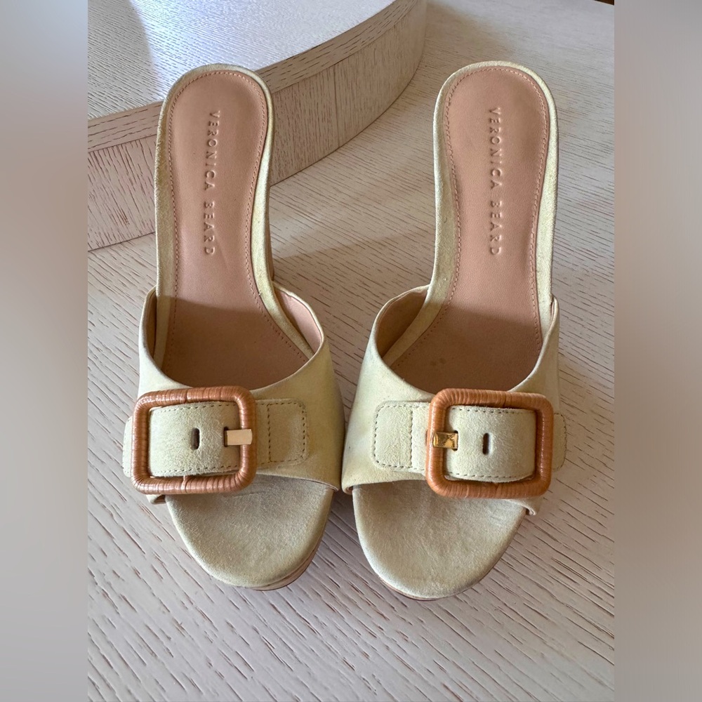 Veronica Beard Donata Suede Buckle Wedge Sandal Vanilla Cream Size 7